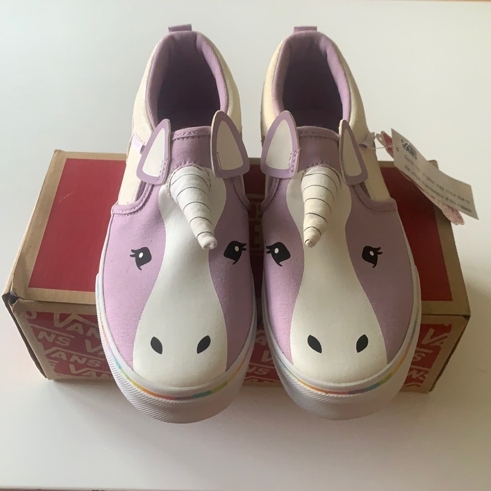 (SOLD) Unicorn Vans 🦄